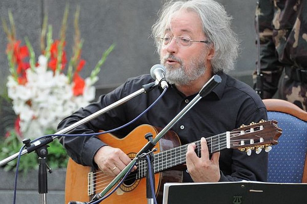 Elhunyt Sebő Ferenc előadóművész, zeneszerző, a táncházmozgalom egyik elindítója